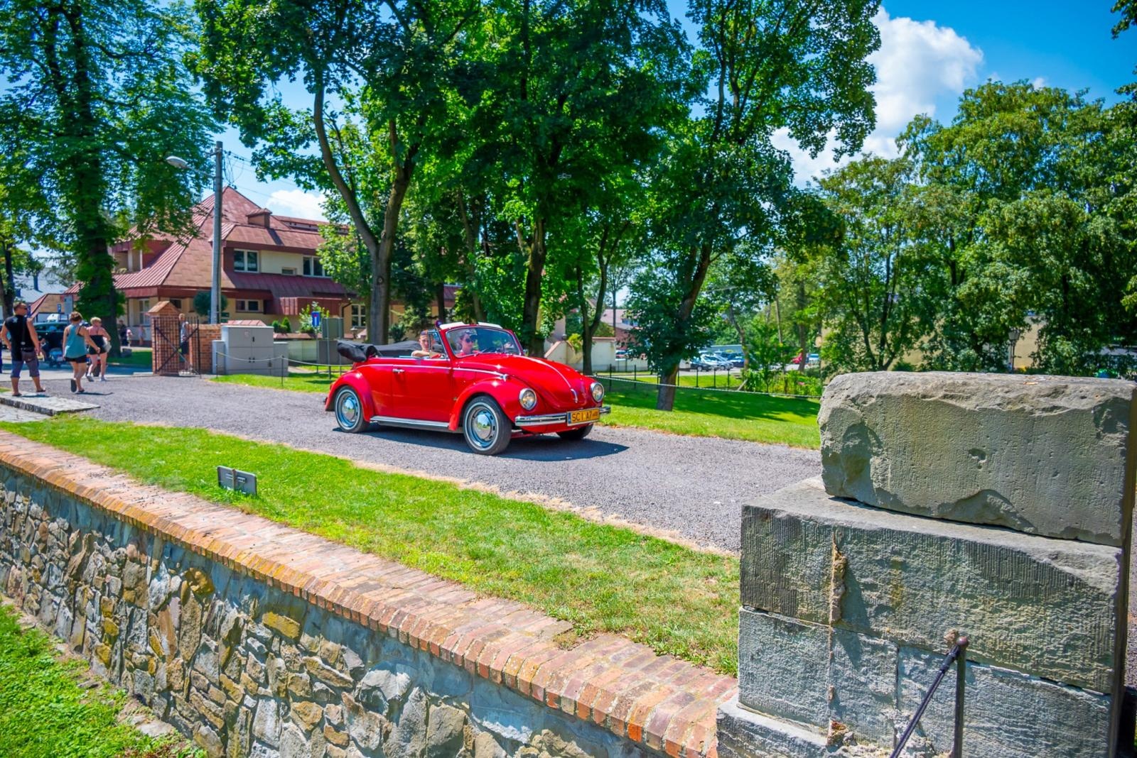 Zdjęcie w galerii na portalu naszraciborz.pl: Oldtimery na zamku w Tworkowie [FOTO] wiadomości z regionu