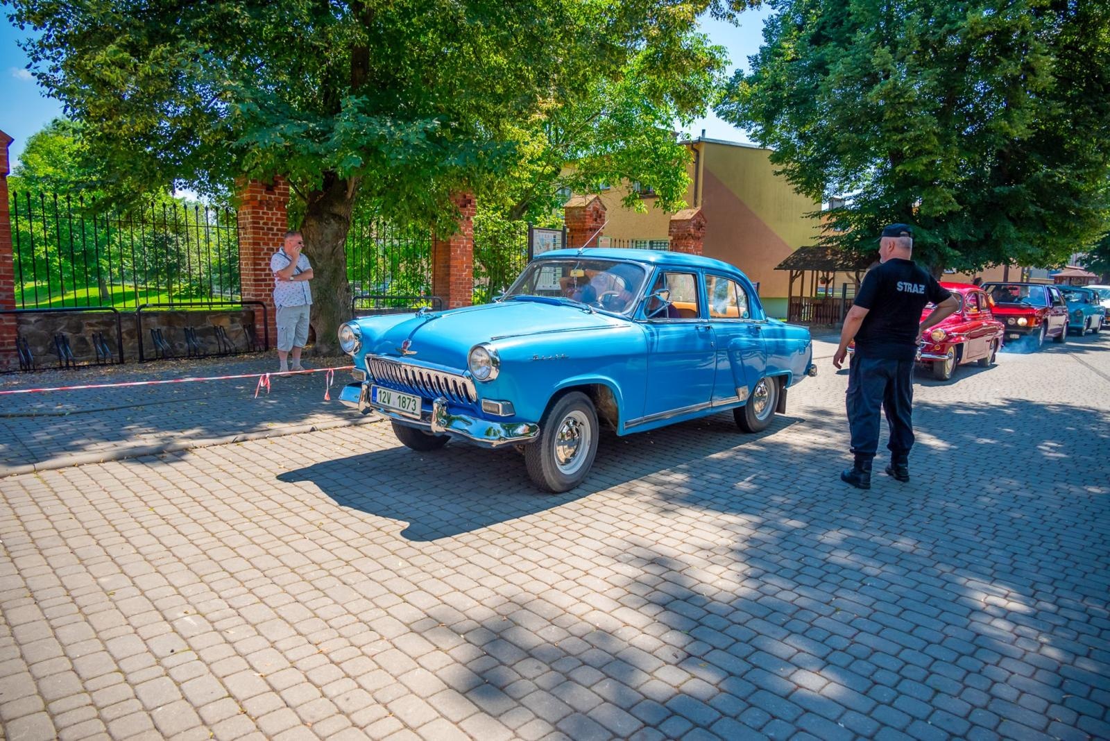 Zdjęcie w galerii na portalu naszraciborz.pl: Oldtimery na zamku w Tworkowie [FOTO] wiadomości z regionu