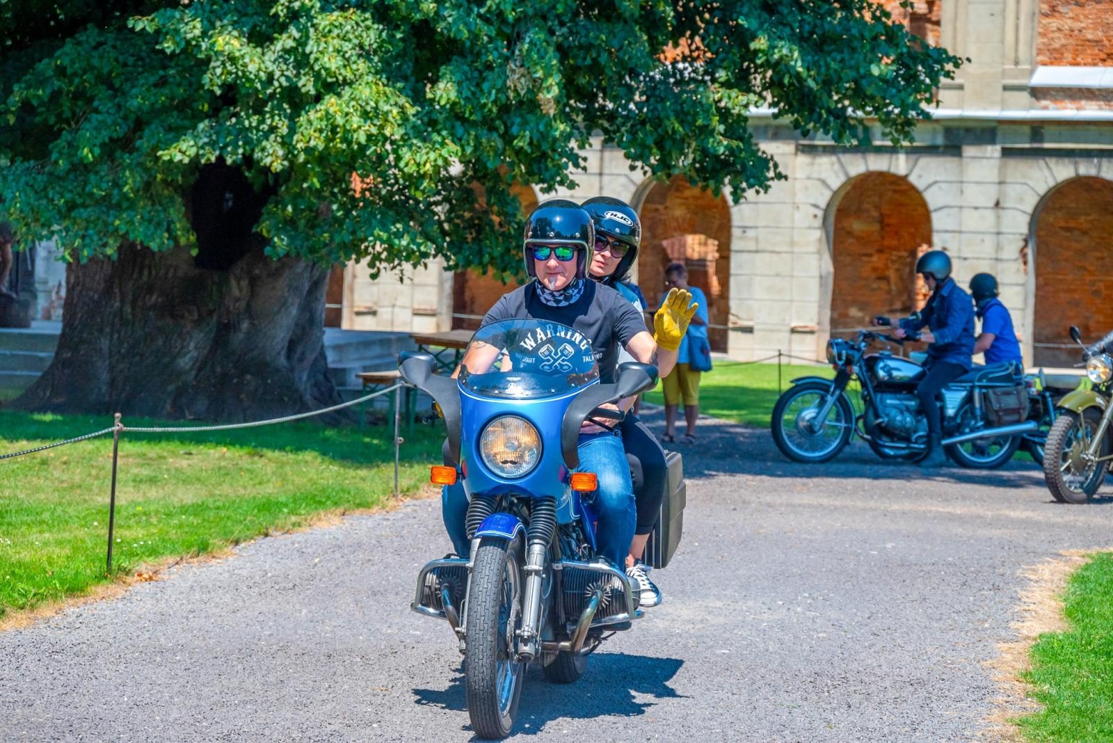 Zdjęcie w galerii na portalu naszraciborz.pl: Oldtimery na zamku w Tworkowie [FOTO] wiadomości z regionu