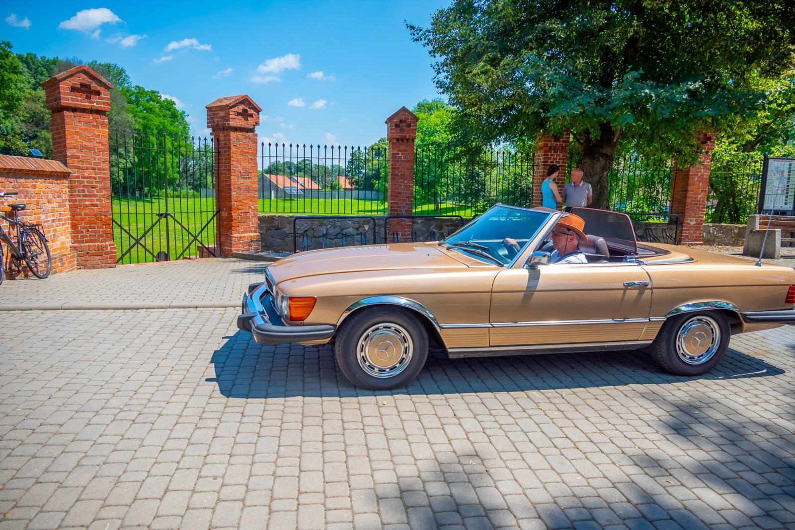 Zdjęcie w galerii na portalu naszraciborz.pl: Oldtimery na zamku w Tworkowie [FOTO] wiadomości z regionu