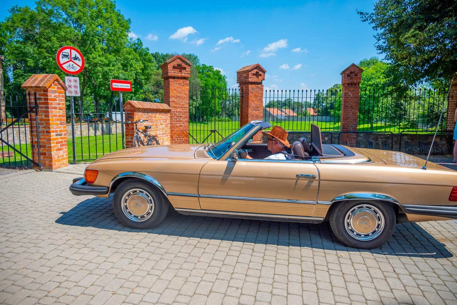Zdjęcie w galerii na portalu naszraciborz.pl: Oldtimery na zamku w Tworkowie [FOTO] wiadomości z regionu