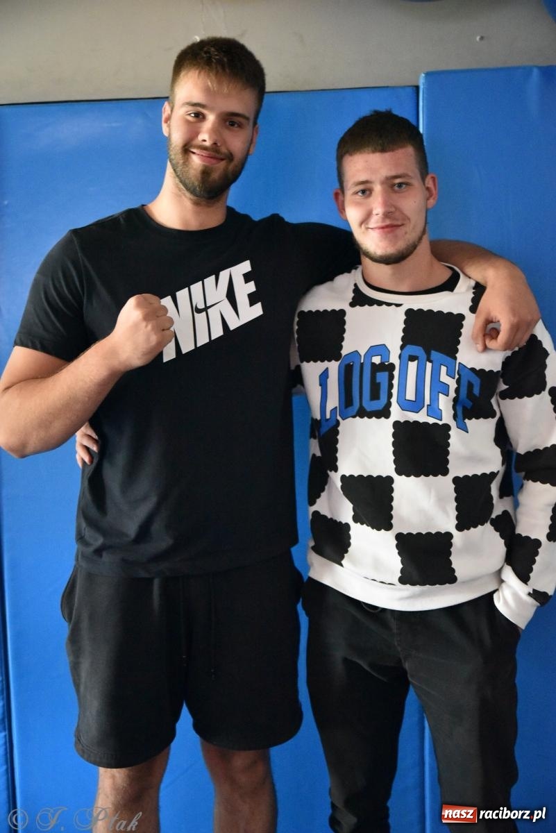 Zdjęcie w galerii na portalu naszraciborz.pl: ME U-20 w zapasach. Sędziowie odebrali raciborzaninowi medal wiadomości z regionu