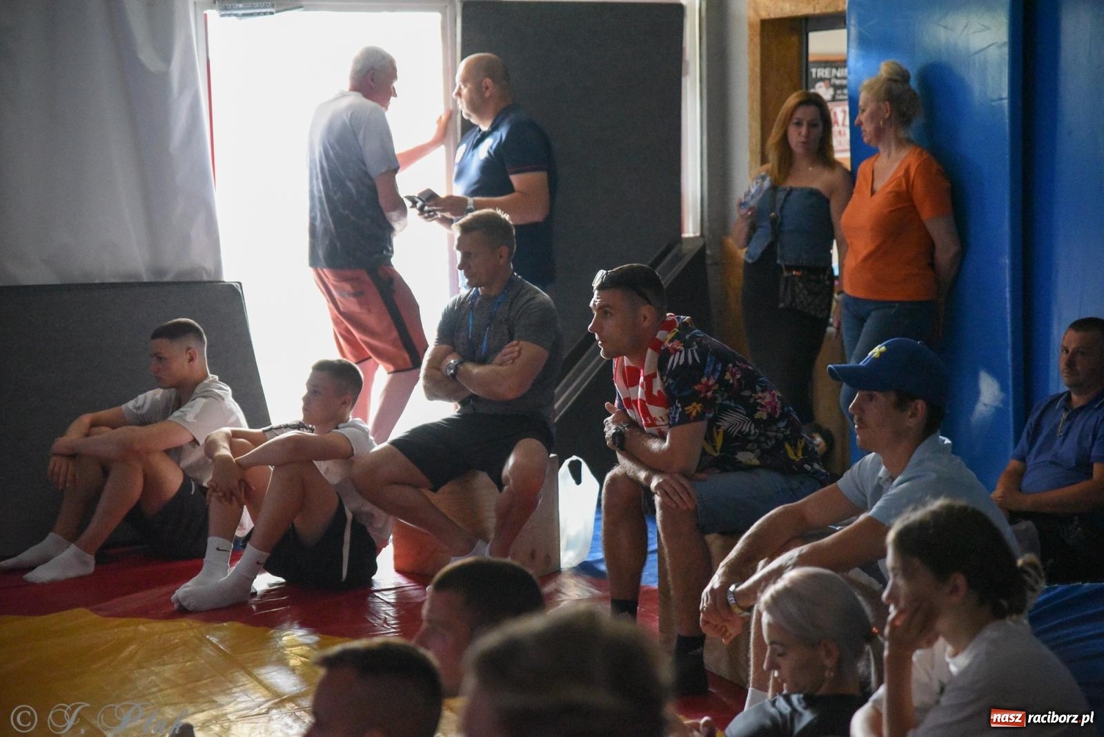 Zdjęcie w galerii na portalu naszraciborz.pl: ME U-20 w zapasach. Sędziowie odebrali raciborzaninowi medal wiadomości z regionu