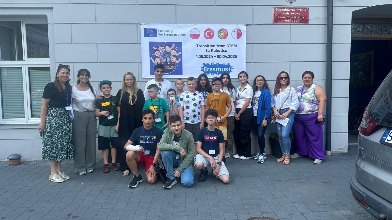 Zdjęcie w galerii na portalu naszraciborz.pl: Erasmus w raciborskiej Słonecznej Krainie. W poszukiwaniu sposobów włączania STEM i robotyki do praktyk edukacyjnych wiadomości z regionu