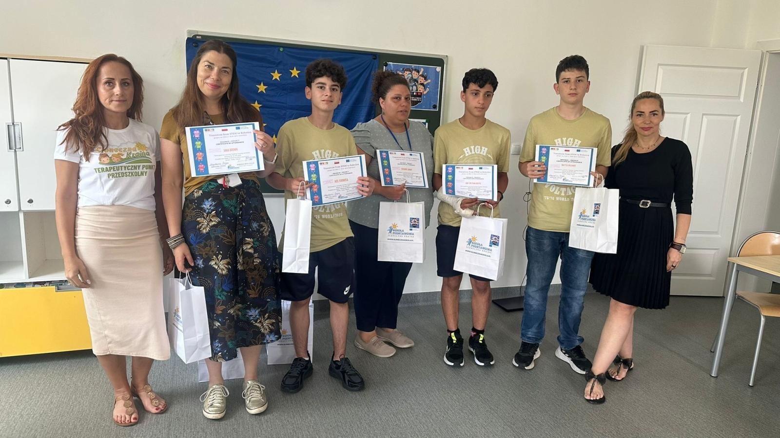 Zdjęcie w galerii na portalu naszraciborz.pl: Erasmus w raciborskiej Słonecznej Krainie. W poszukiwaniu sposobów włączania STEM i robotyki do praktyk edukacyjnych wiadomości z regionu