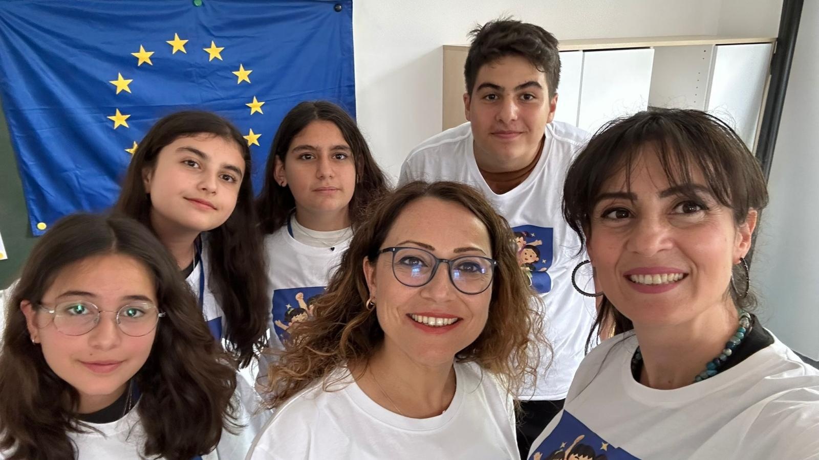 Zdjęcie w galerii na portalu naszraciborz.pl: Erasmus w raciborskiej Słonecznej Krainie. W poszukiwaniu sposobów włączania STEM i robotyki do praktyk edukacyjnych wiadomości z regionu