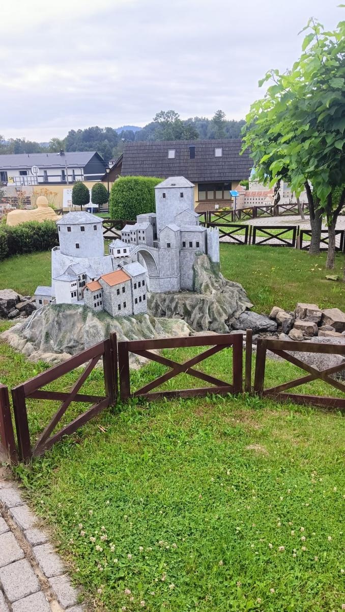 Zdjęcie w galerii na portalu naszraciborz.pl: Erasmus w raciborskiej Słonecznej Krainie. W poszukiwaniu sposobów włączania STEM i robotyki do praktyk edukacyjnych wiadomości z regionu