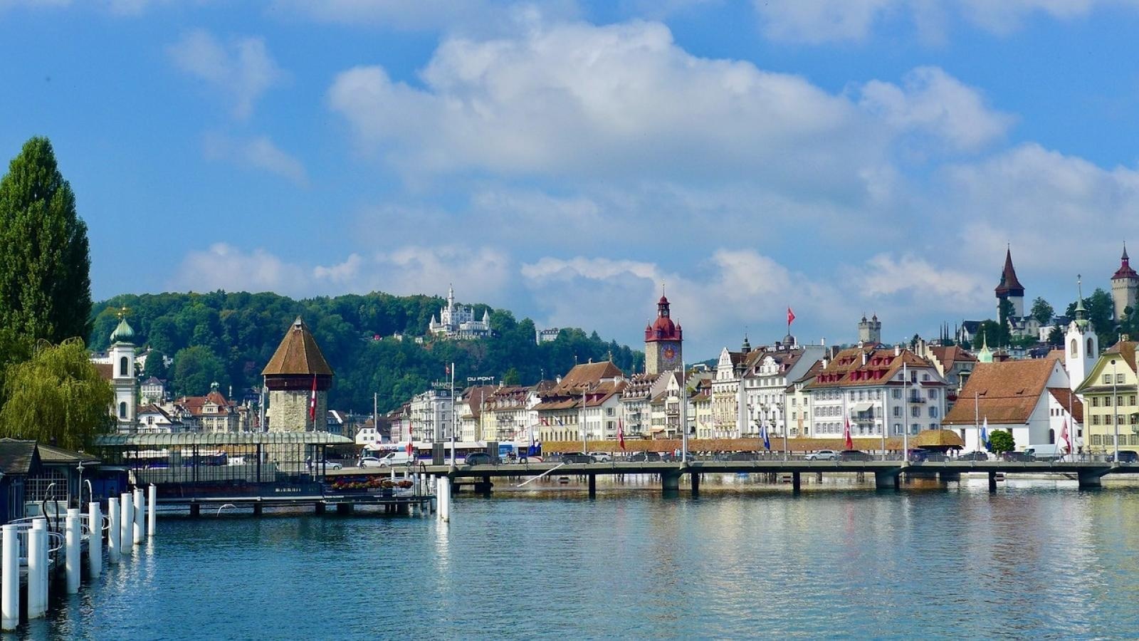 Zdjęcie w galerii na portalu naszraciborz.pl: Glacier Express, czyli Orinoko zaprasza w podróż przez Alpy słynnym ekspresem lodowcowym! wiadomości z regionu