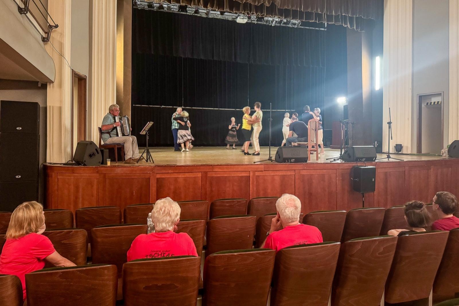 Zdjęcie w galerii na portalu naszraciborz.pl: Za nami pierwsza część polsko-czeskich spotkań z folklorem w ramach 70-lecia ZPiT Strzecha wiadomości z regionu