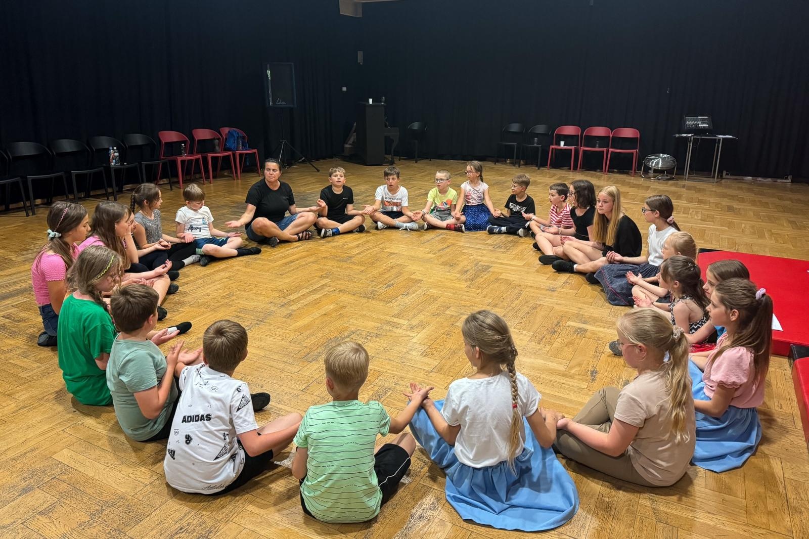 Zdjęcie w galerii na portalu naszraciborz.pl: Za nami pierwsza część polsko-czeskich spotkań z folklorem w ramach 70-lecia ZPiT Strzecha wiadomości z regionu