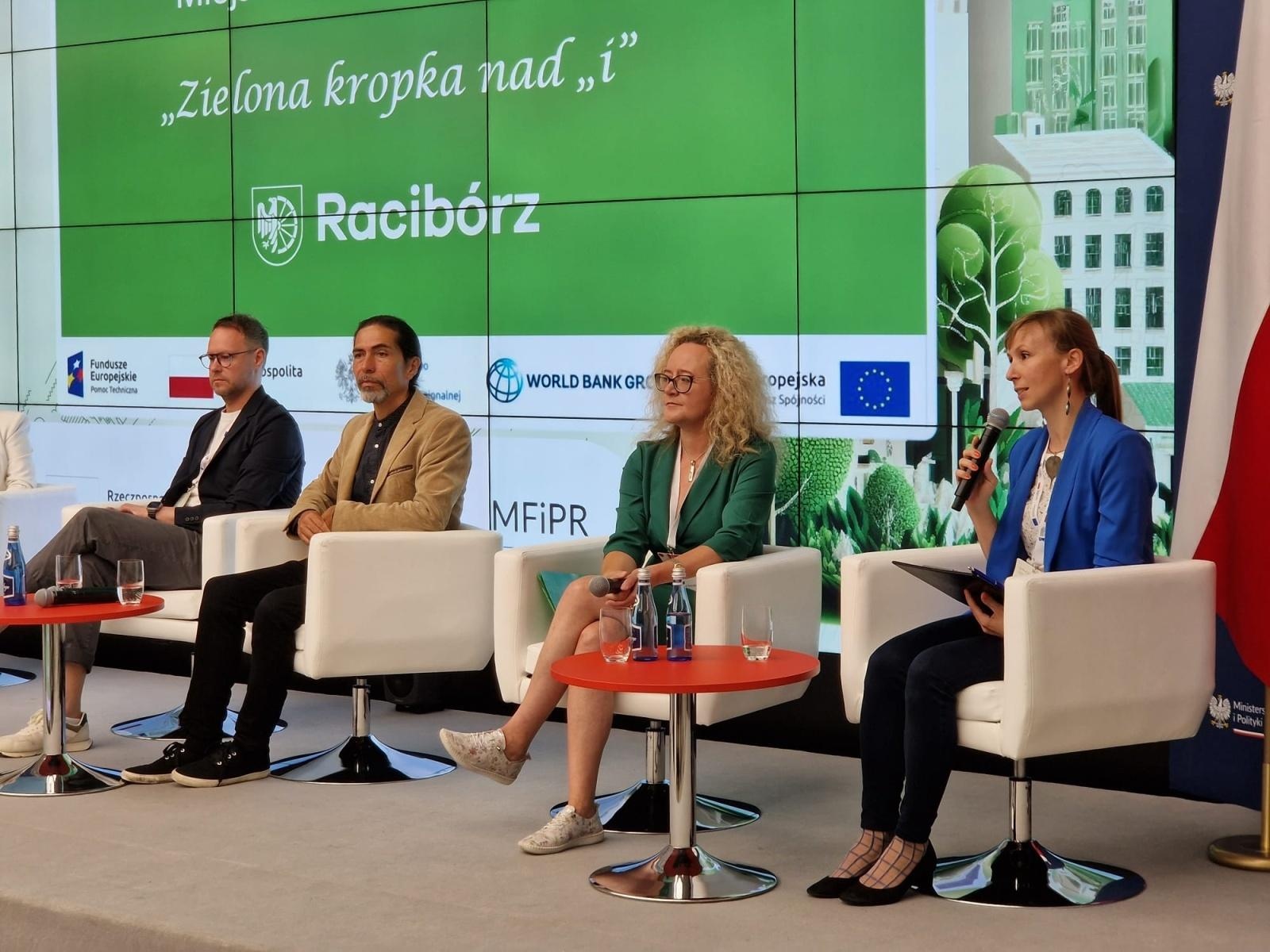 Zdjęcie w galerii na portalu naszraciborz.pl: Partnerska Inicjatywa Miast - Racibórz na konferencji inaugurującej trzecią edycję programu wiadomości z regionu