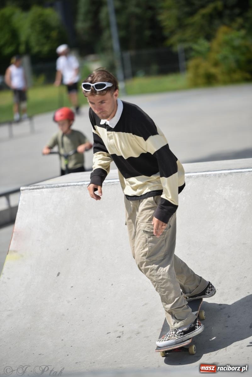 Zdjęcie w galerii na portalu naszraciborz.pl: Skatepark w Raciborzu zmodernizowany: Wakacyjne warsztaty Extreme City wiadomości z regionu