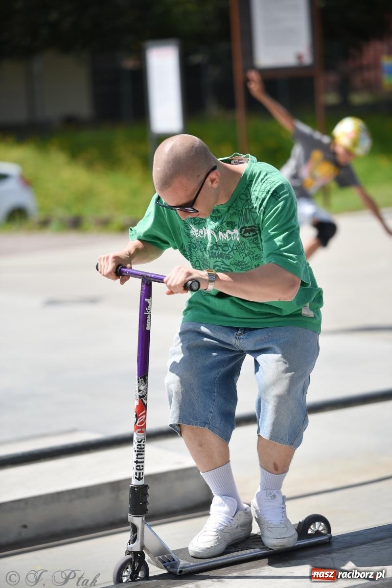 Zdjęcie w galerii na portalu naszraciborz.pl: Skatepark w Raciborzu zmodernizowany: Wakacyjne warsztaty Extreme City wiadomości z regionu