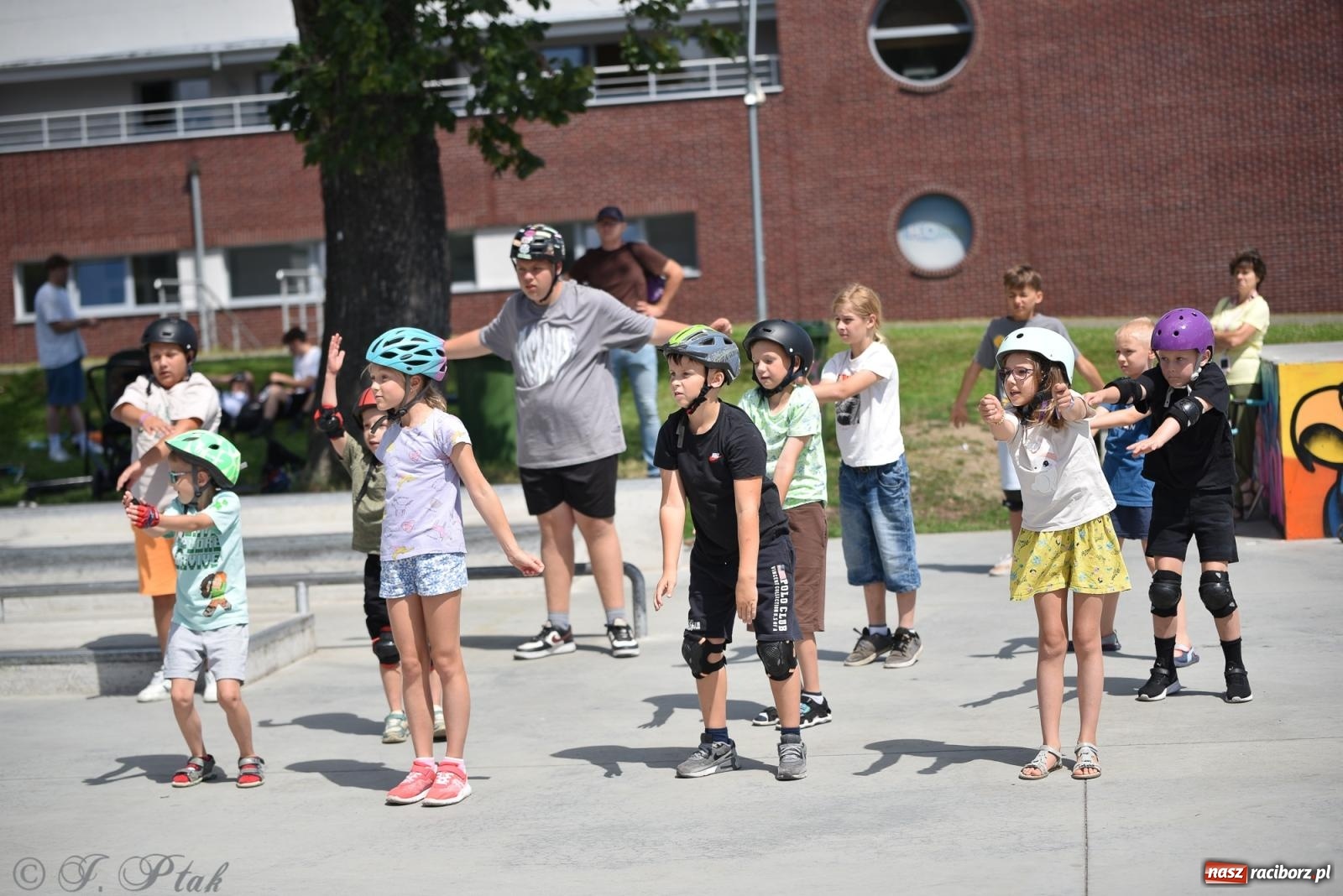 Zdjęcie w galerii na portalu naszraciborz.pl: Skatepark w Raciborzu zmodernizowany: Wakacyjne warsztaty Extreme City wiadomości z regionu