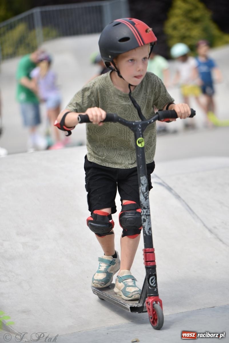 Zdjęcie w galerii na portalu naszraciborz.pl: Skatepark w Raciborzu zmodernizowany: Wakacyjne warsztaty Extreme City wiadomości z regionu