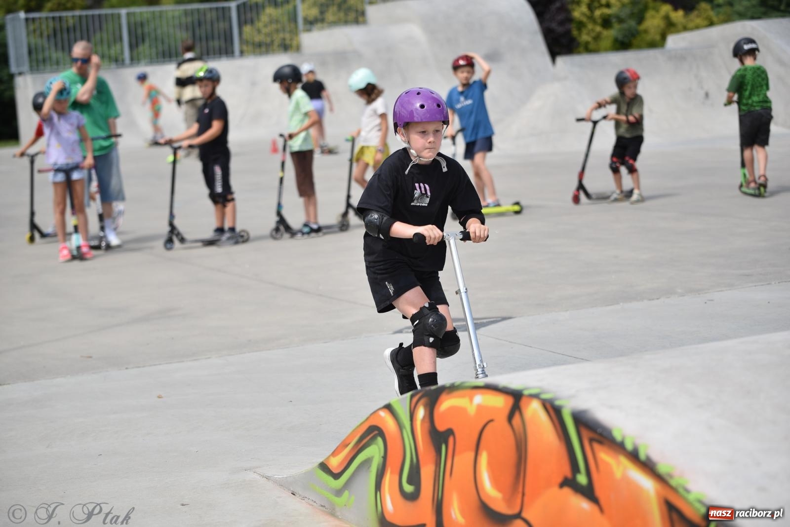 Zdjęcie w galerii na portalu naszraciborz.pl: Skatepark w Raciborzu zmodernizowany: Wakacyjne warsztaty Extreme City wiadomości z regionu