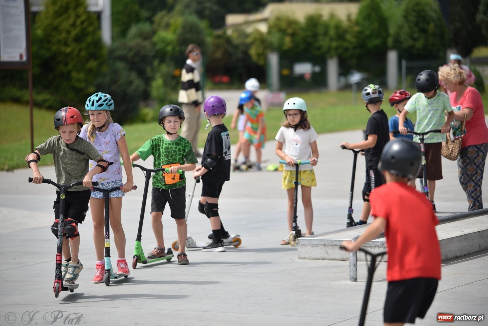 Zdjęcie w galerii na portalu naszraciborz.pl: Skatepark w Raciborzu zmodernizowany: Wakacyjne warsztaty Extreme City wiadomości z regionu