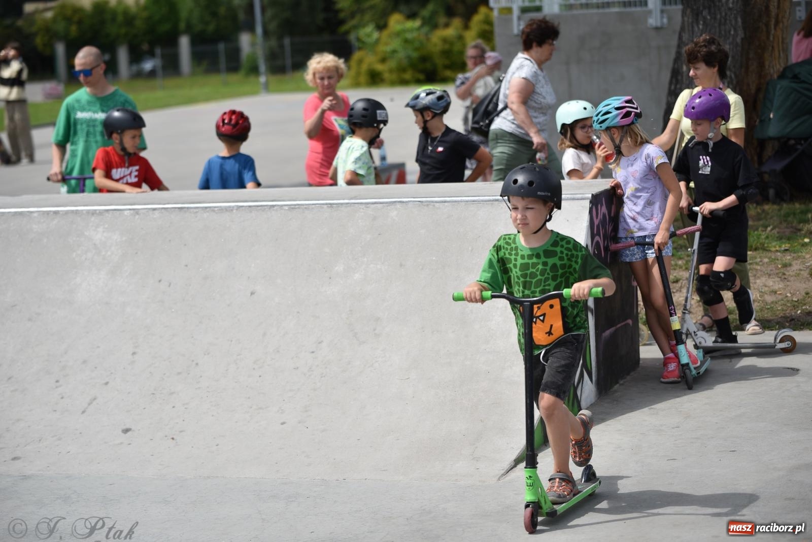 Zdjęcie w galerii na portalu naszraciborz.pl: Skatepark w Raciborzu zmodernizowany: Wakacyjne warsztaty Extreme City wiadomości z regionu