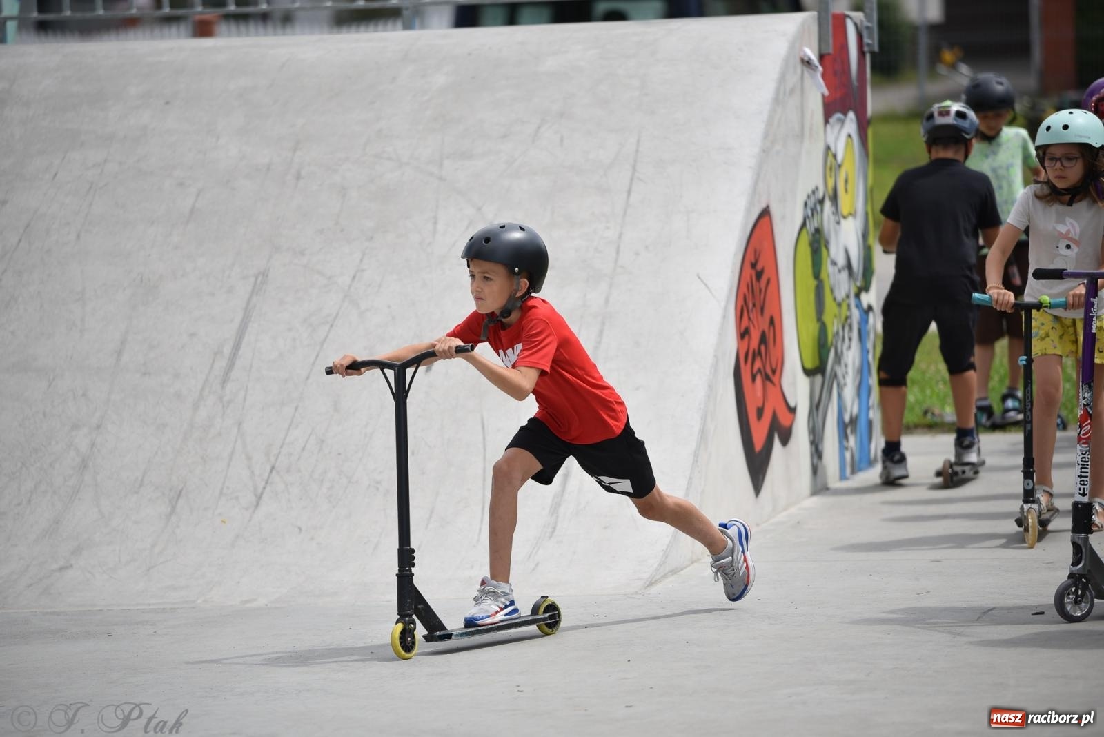 Zdjęcie w galerii na portalu naszraciborz.pl: Skatepark w Raciborzu zmodernizowany: Wakacyjne warsztaty Extreme City wiadomości z regionu