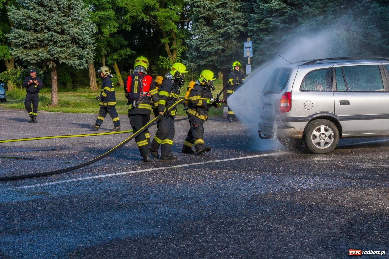 Zdjęcie w galerii na portalu naszraciborz.pl: Ćwiczenia strażackie w Krzanowicach. Świętowanie 135-lecia miejscowej OSP wiadomości z regionu