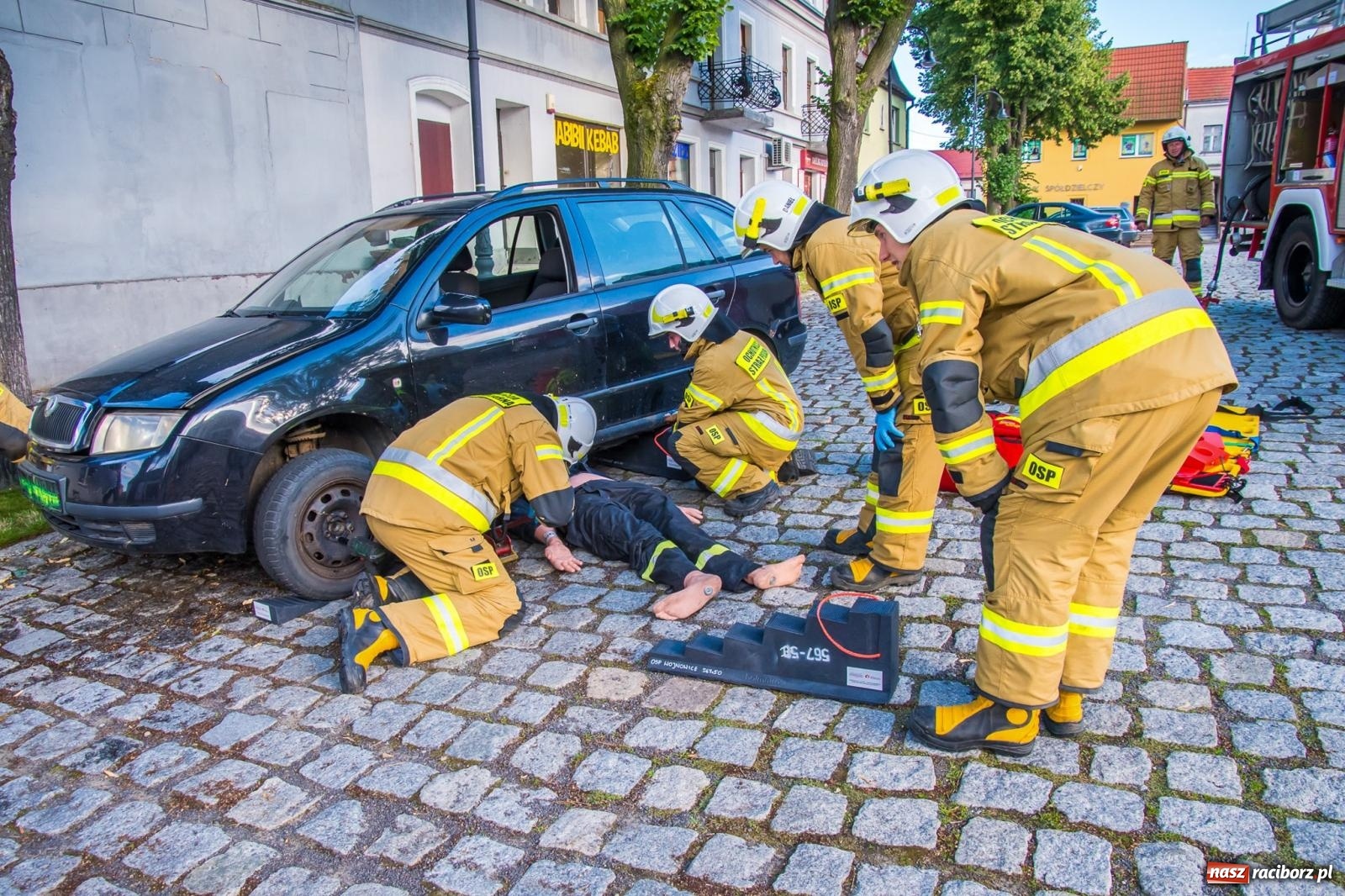Zdjęcie w galerii na portalu naszraciborz.pl: Ćwiczenia strażackie w Krzanowicach. Świętowanie 135-lecia miejscowej OSP wiadomości z regionu
