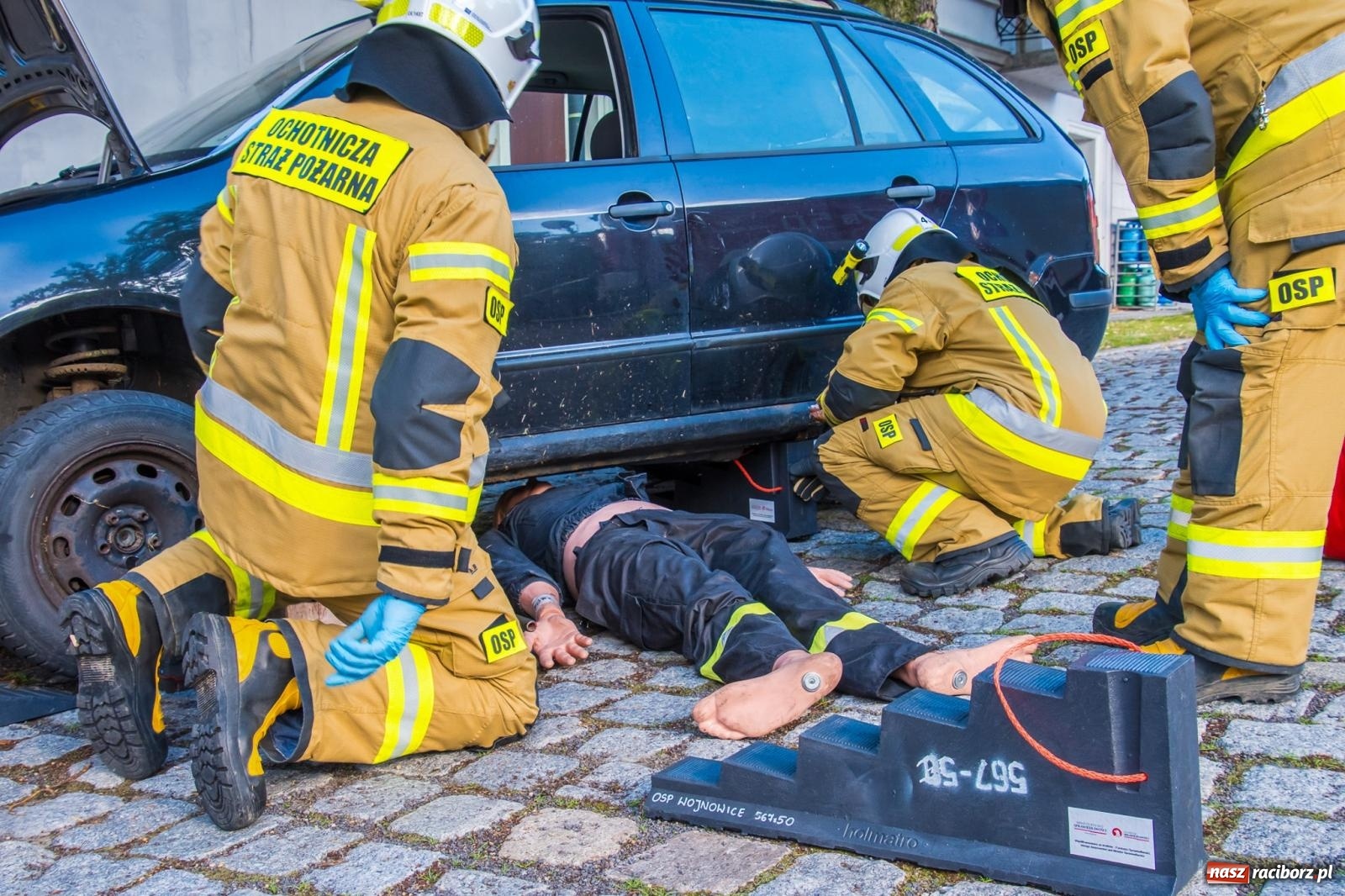 Zdjęcie w galerii na portalu naszraciborz.pl: Ćwiczenia strażackie w Krzanowicach. Świętowanie 135-lecia miejscowej OSP wiadomości z regionu
