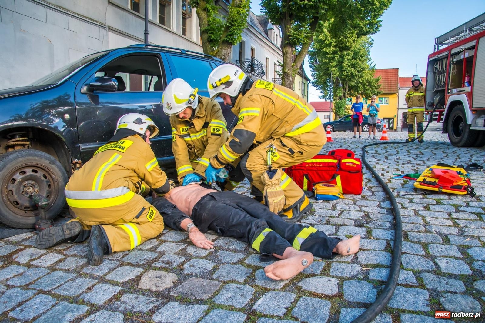 Zdjęcie w galerii na portalu naszraciborz.pl: Ćwiczenia strażackie w Krzanowicach. Świętowanie 135-lecia miejscowej OSP wiadomości z regionu