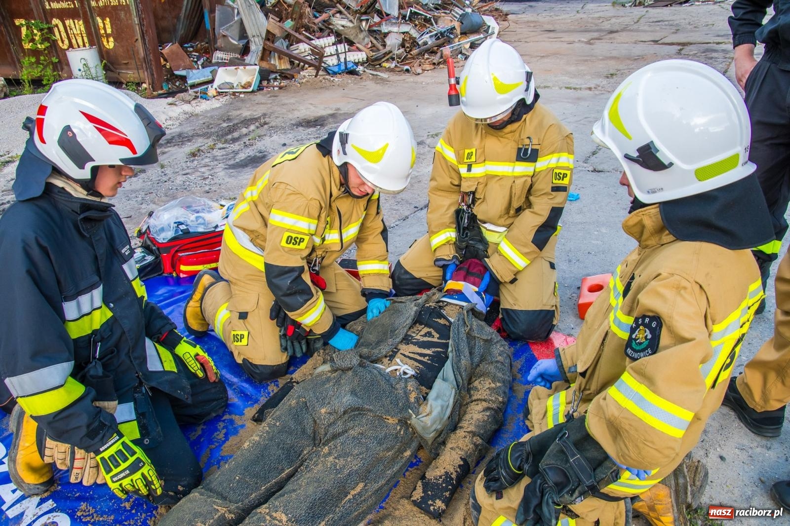 Zdjęcie w galerii na portalu naszraciborz.pl: Ćwiczenia strażackie w Krzanowicach. Świętowanie 135-lecia miejscowej OSP wiadomości z regionu