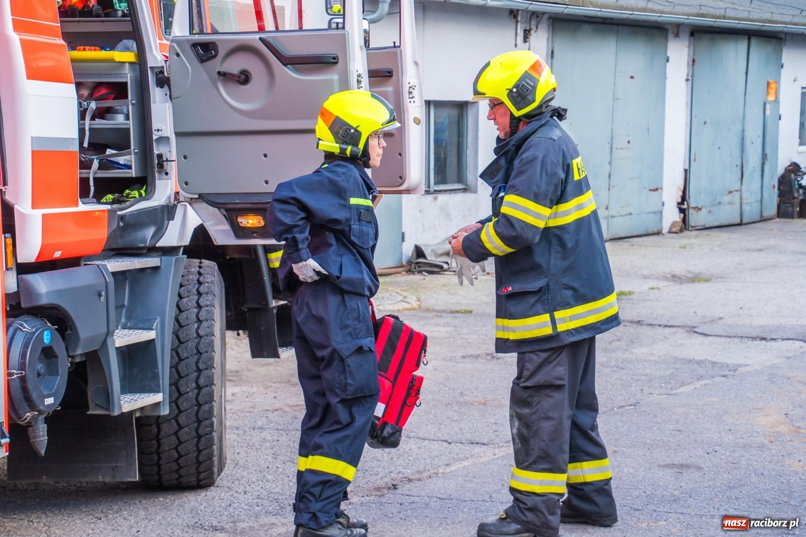 Zdjęcie w galerii na portalu naszraciborz.pl: Ćwiczenia strażackie w Krzanowicach. Świętowanie 135-lecia miejscowej OSP wiadomości z regionu