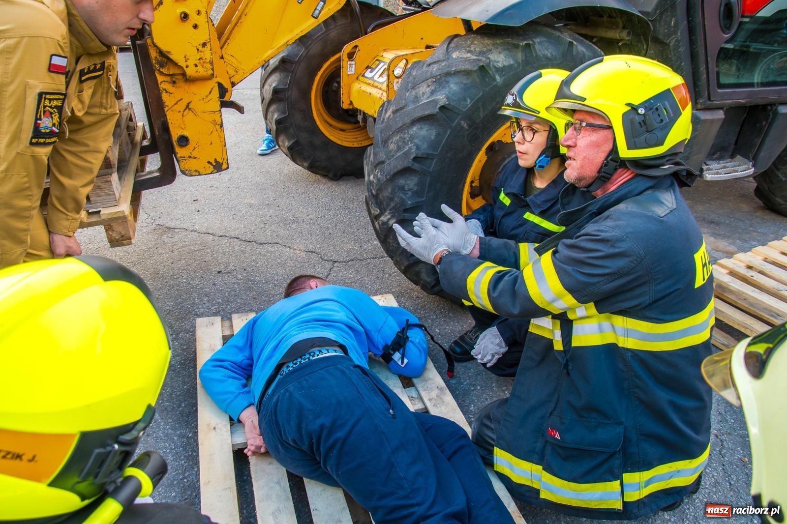 Zdjęcie w galerii na portalu naszraciborz.pl: Ćwiczenia strażackie w Krzanowicach. Świętowanie 135-lecia miejscowej OSP wiadomości z regionu