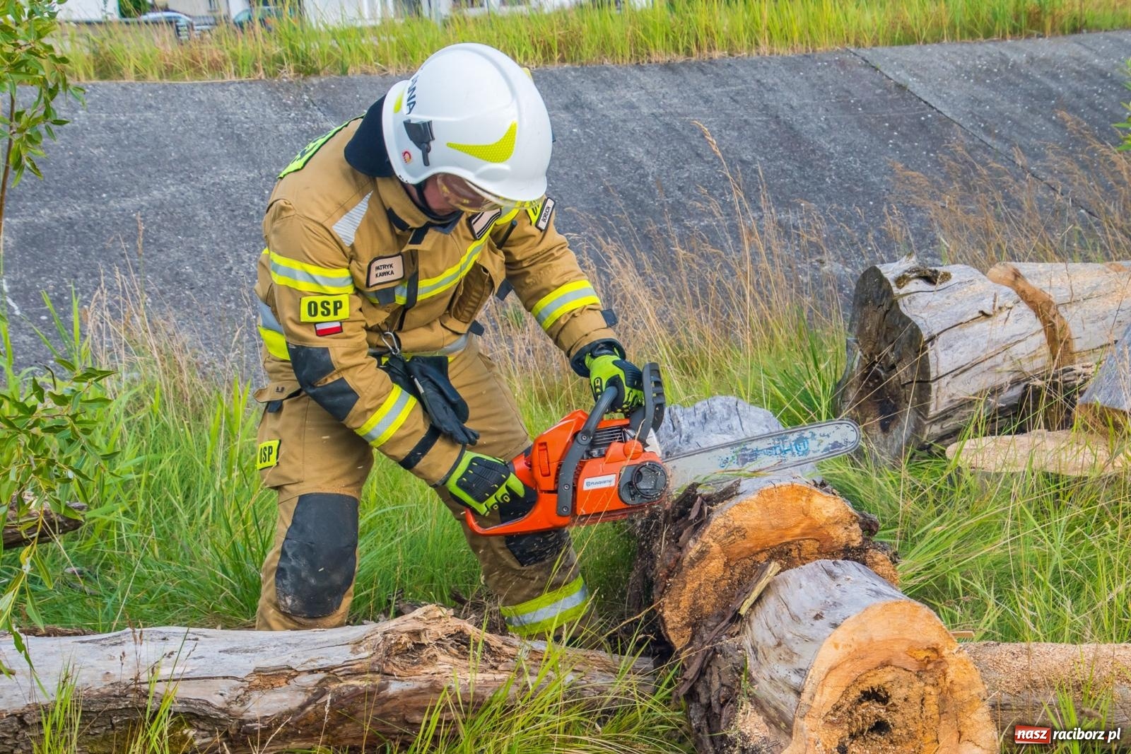 Zdjęcie w galerii na portalu naszraciborz.pl: Ćwiczenia strażackie w Krzanowicach. Świętowanie 135-lecia miejscowej OSP wiadomości z regionu