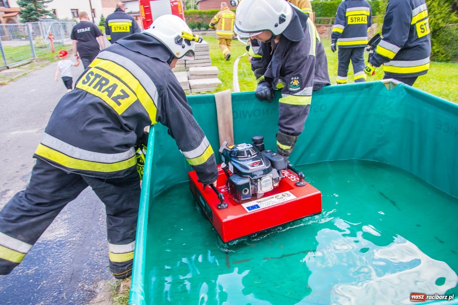 Zdjęcie w galerii na portalu naszraciborz.pl: Ćwiczenia strażackie w Krzanowicach. Świętowanie 135-lecia miejscowej OSP wiadomości z regionu
