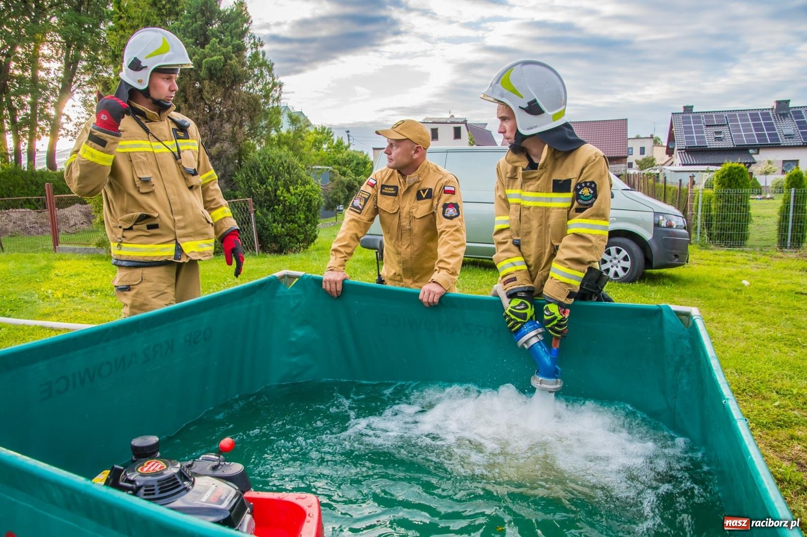 Zdjęcie w galerii na portalu naszraciborz.pl: Ćwiczenia strażackie w Krzanowicach. Świętowanie 135-lecia miejscowej OSP wiadomości z regionu