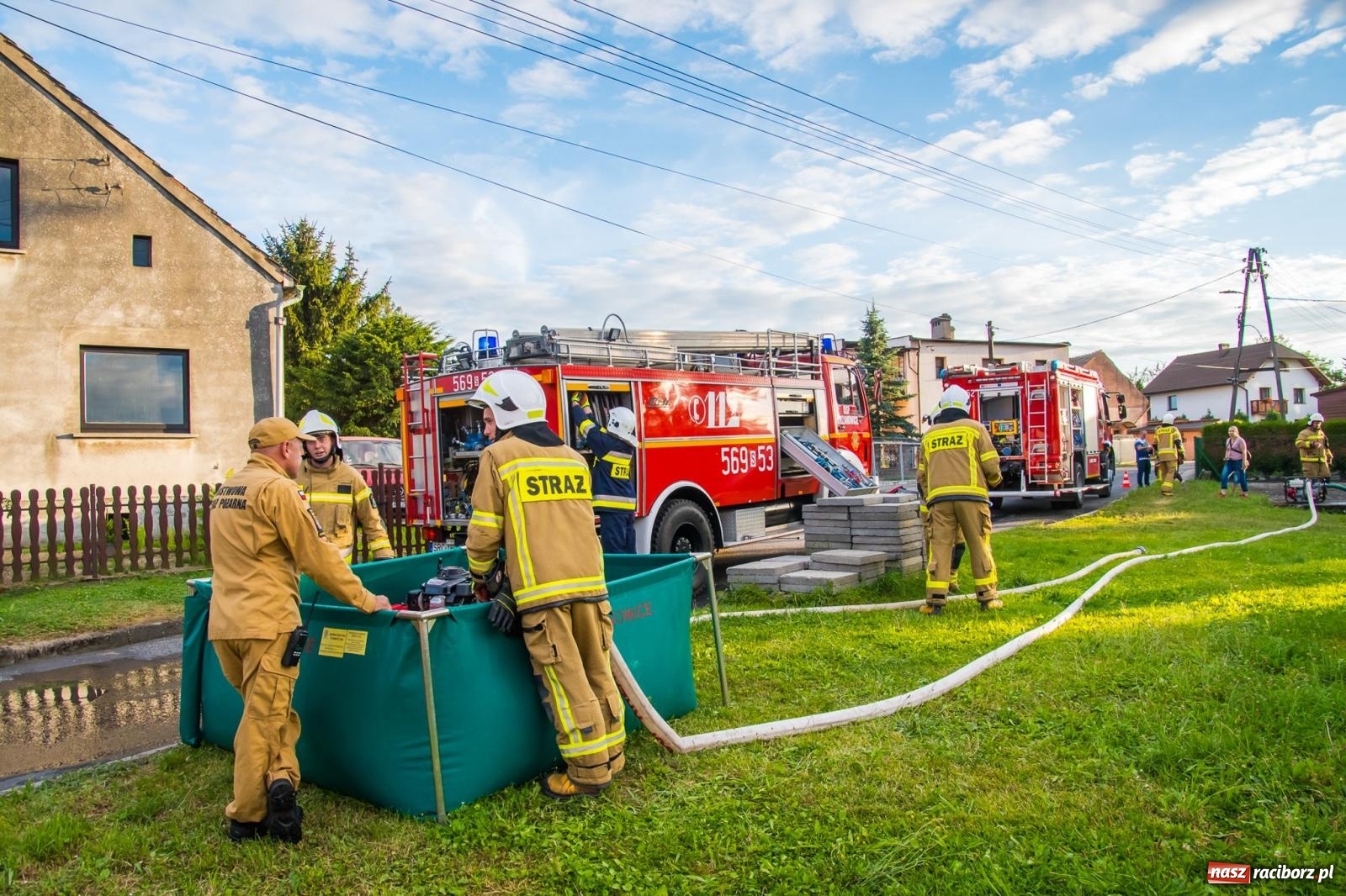 Zdjęcie w galerii na portalu naszraciborz.pl: Ćwiczenia strażackie w Krzanowicach. Świętowanie 135-lecia miejscowej OSP wiadomości z regionu