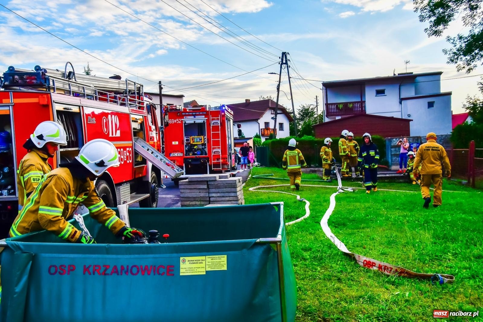 Zdjęcie w galerii na portalu naszraciborz.pl: Ćwiczenia strażackie w Krzanowicach. Świętowanie 135-lecia miejscowej OSP wiadomości z regionu