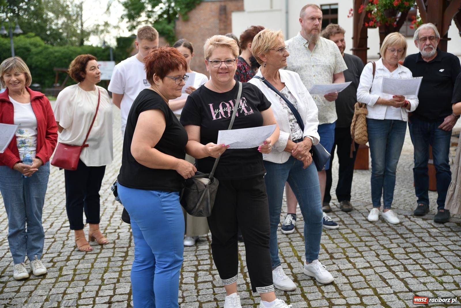 Zdjęcie w galerii na portalu naszraciborz.pl: Nocne zwiedzanie zamku w Raciborzu z wejściem do podziemi starej baszty wiadomości z regionu