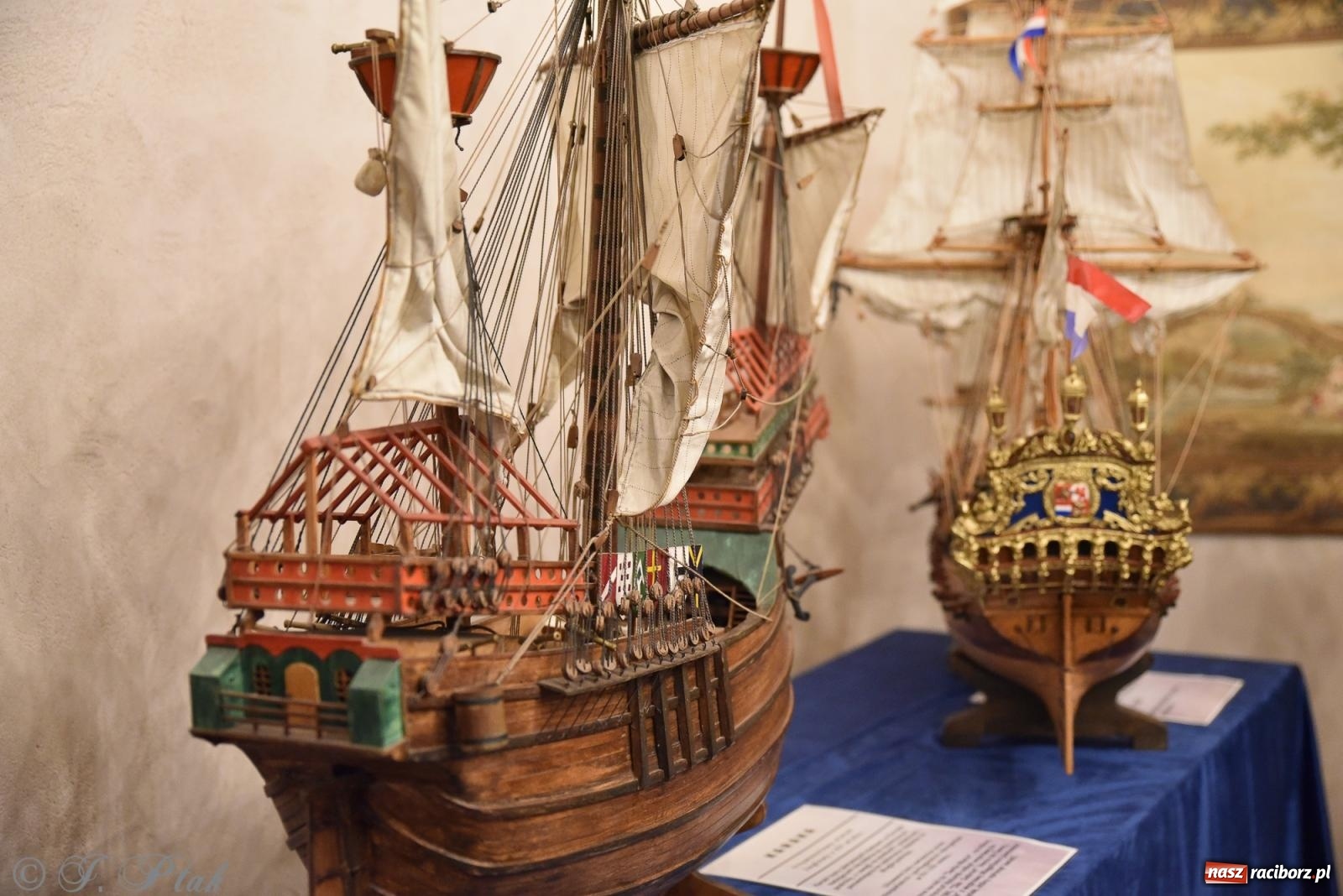 Zdjęcie w galerii na portalu naszraciborz.pl: Nocne zwiedzanie zamku w Raciborzu z wejściem do podziemi starej baszty wiadomości z regionu