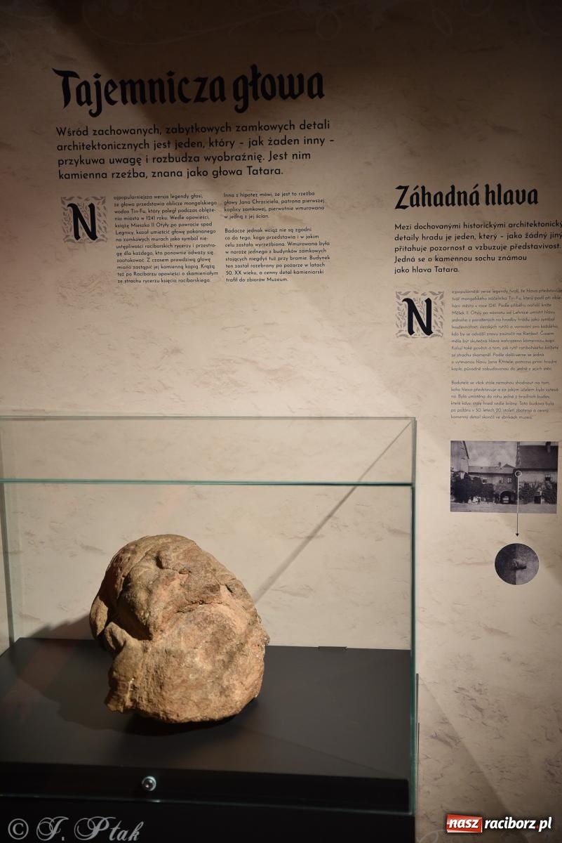 Zdjęcie w galerii na portalu naszraciborz.pl: Nocne zwiedzanie zamku w Raciborzu z wejściem do podziemi starej baszty wiadomości z regionu