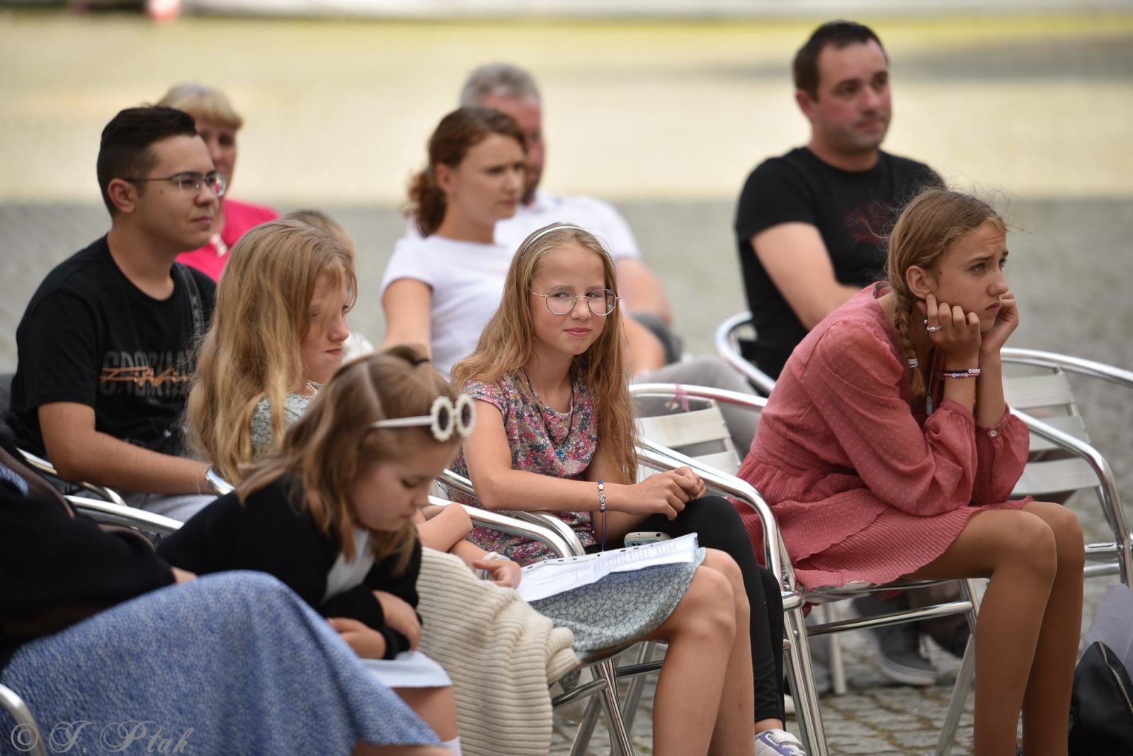 Zdjęcie w galerii na portalu naszraciborz.pl: Wokalistki MDK zaśpiewały na Zamku w Raciborzu [FOTO i WIDEO] wiadomości z regionu