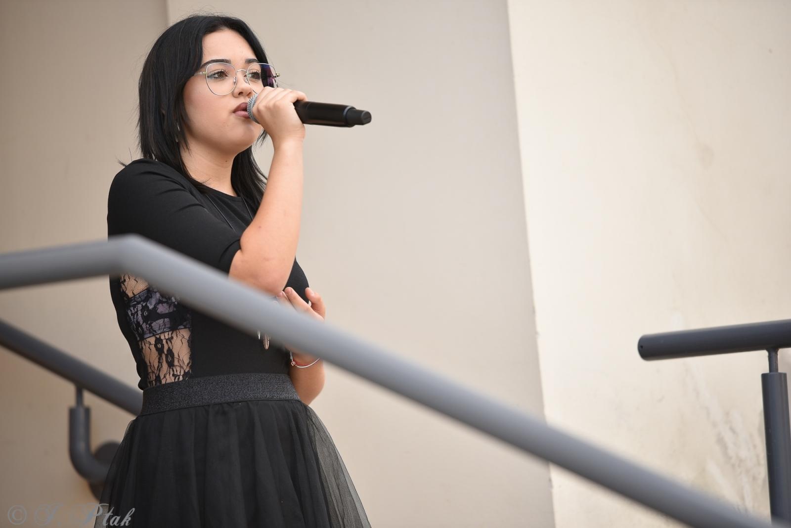 Zdjęcie w galerii na portalu naszraciborz.pl: Wokalistki MDK zaśpiewały na Zamku w Raciborzu [FOTO i WIDEO] wiadomości z regionu