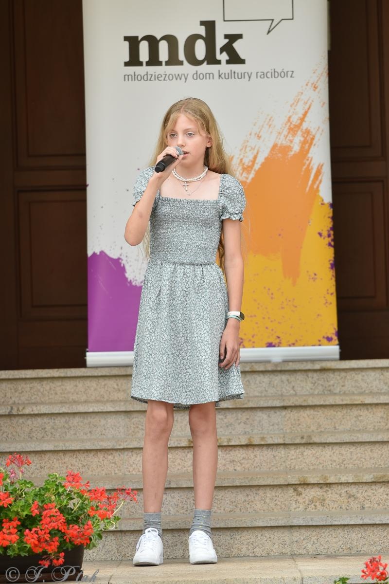 Zdjęcie w galerii na portalu naszraciborz.pl: Wokalistki MDK zaśpiewały na Zamku w Raciborzu [FOTO i WIDEO] wiadomości z regionu