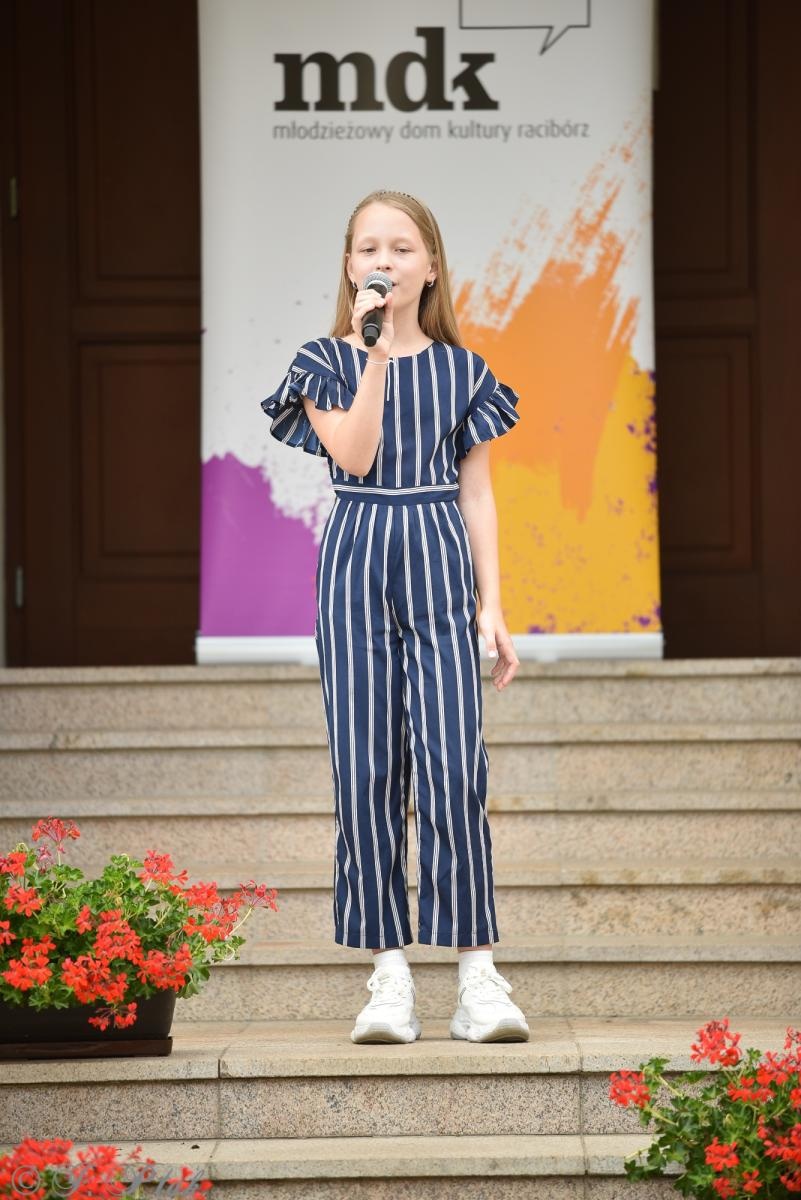 Zdjęcie w galerii na portalu naszraciborz.pl: Wokalistki MDK zaśpiewały na Zamku w Raciborzu [FOTO i WIDEO] wiadomości z regionu