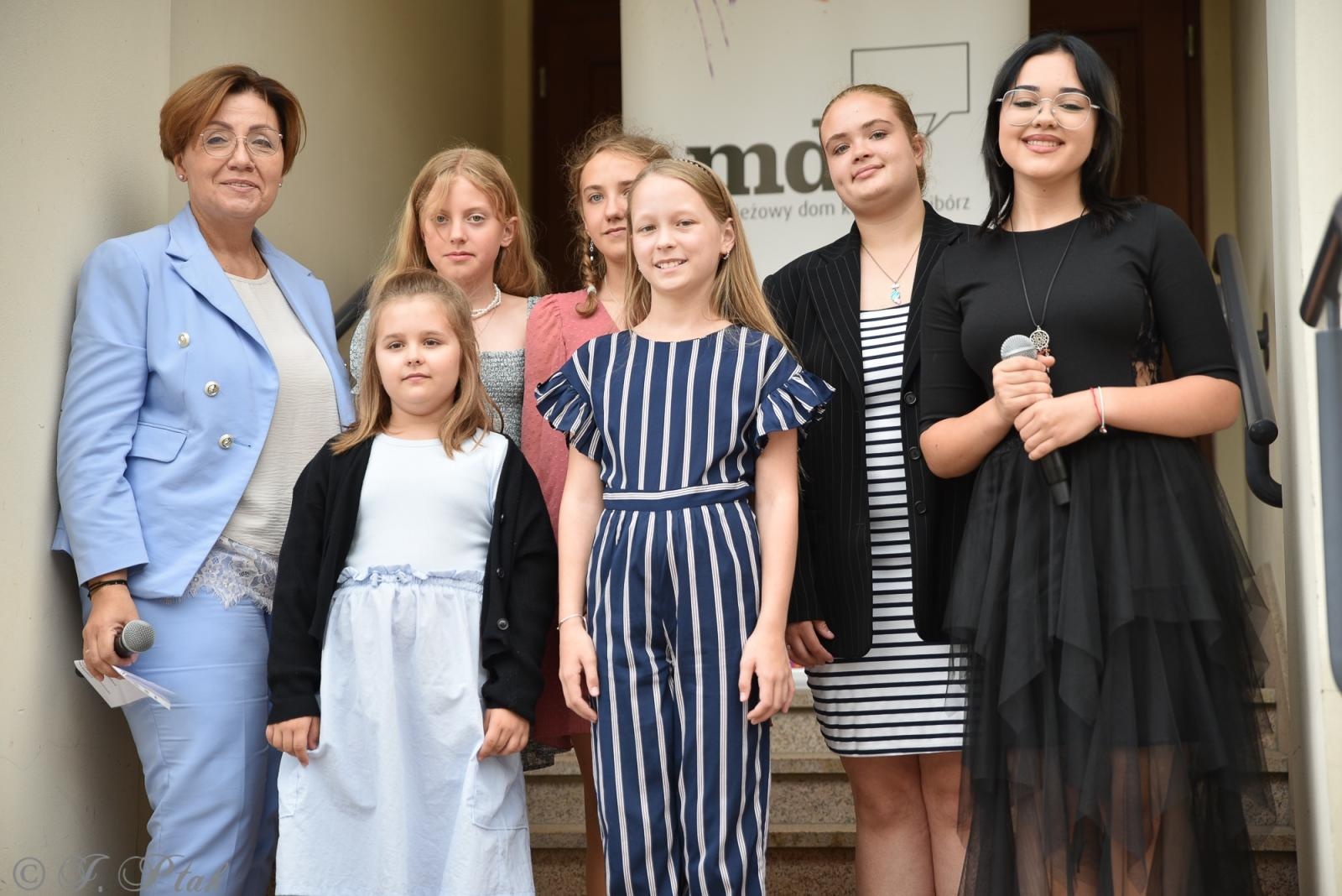 Zdjęcie w galerii na portalu naszraciborz.pl: Wokalistki MDK zaśpiewały na Zamku w Raciborzu [FOTO i WIDEO] wiadomości z regionu