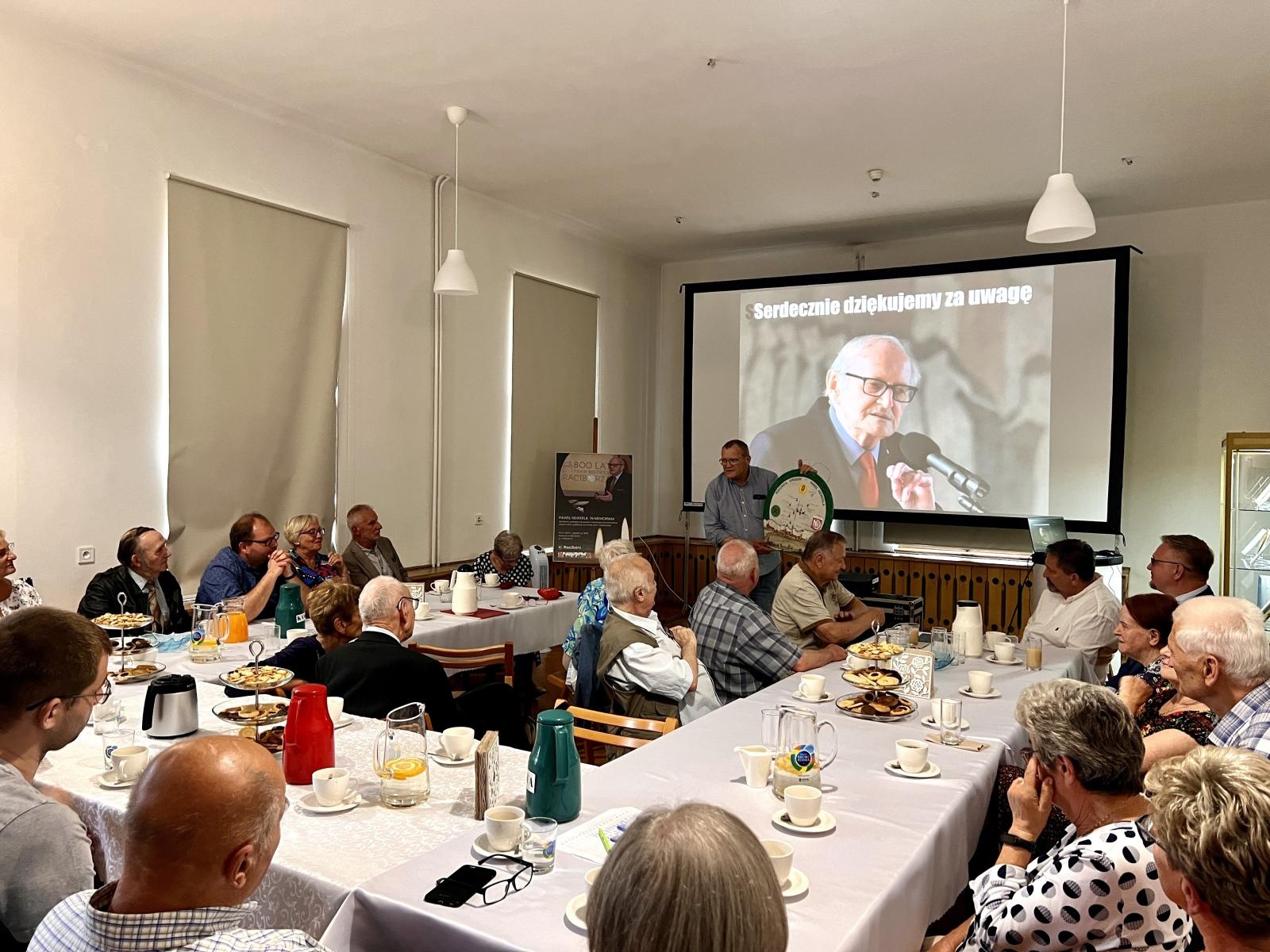 Zdjęcie w galerii na portalu naszraciborz.pl: W Muzeum wspomniano śp. Pawła Newerlę wiadomości z regionu
