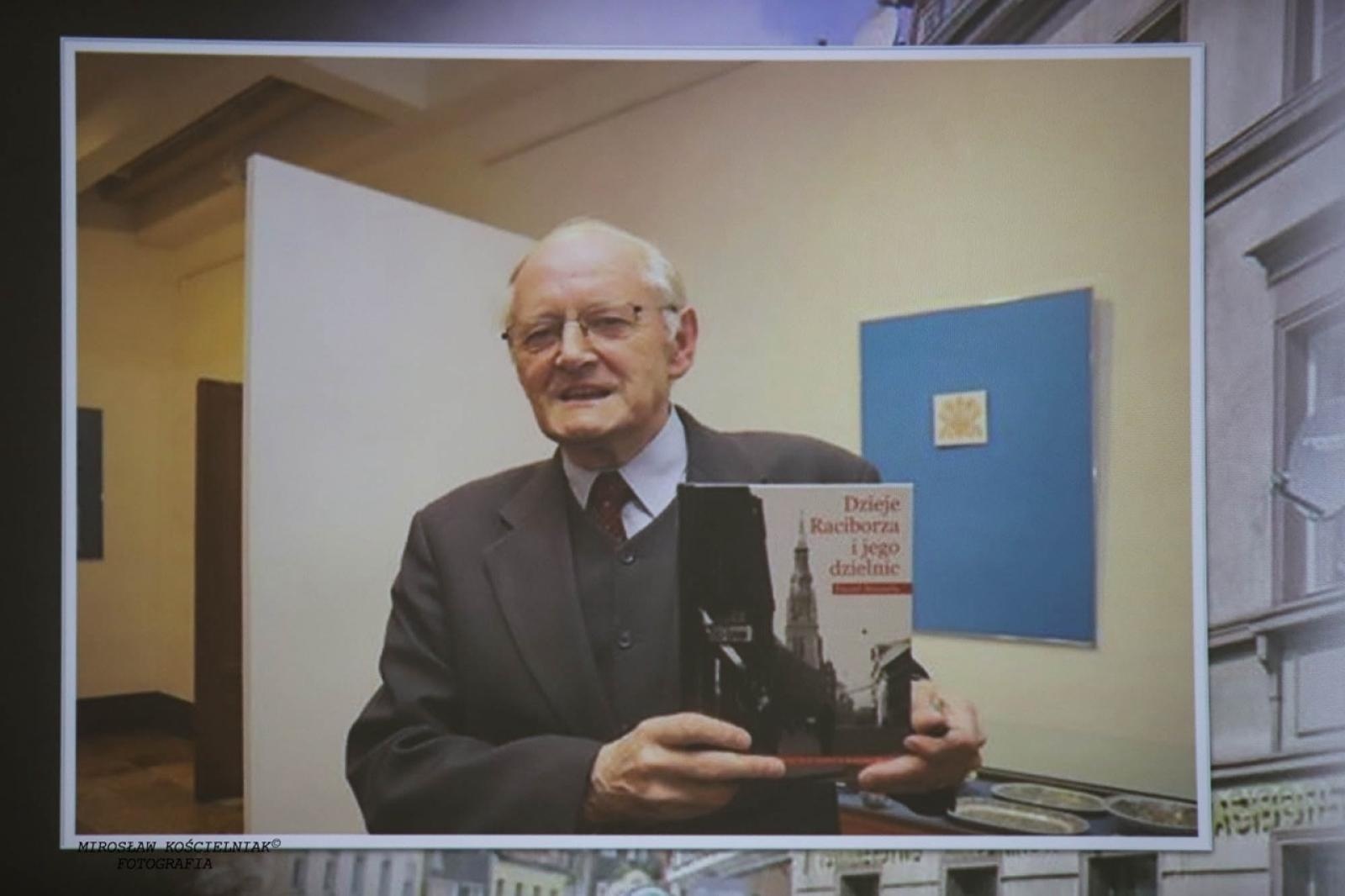 Zdjęcie w galerii na portalu naszraciborz.pl: W Muzeum wspomniano śp. Pawła Newerlę wiadomości z regionu