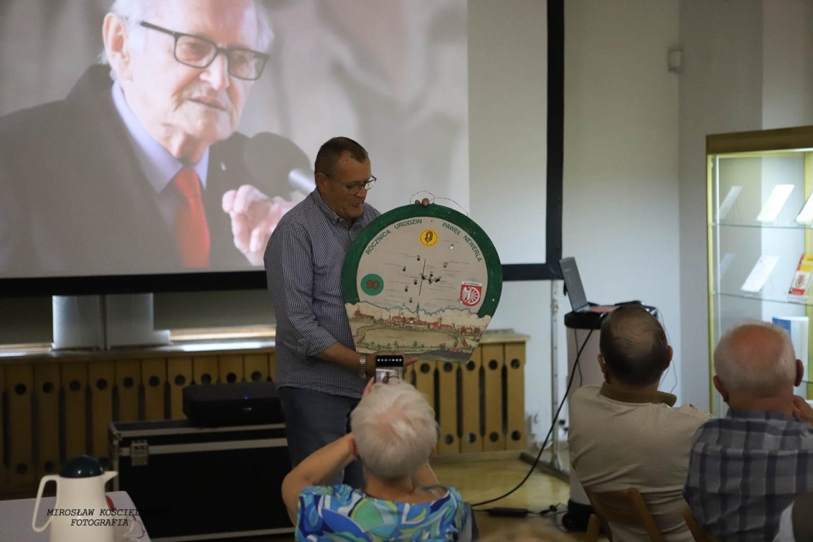 Zdjęcie w galerii na portalu naszraciborz.pl: W Muzeum wspomniano śp. Pawła Newerlę wiadomości z regionu