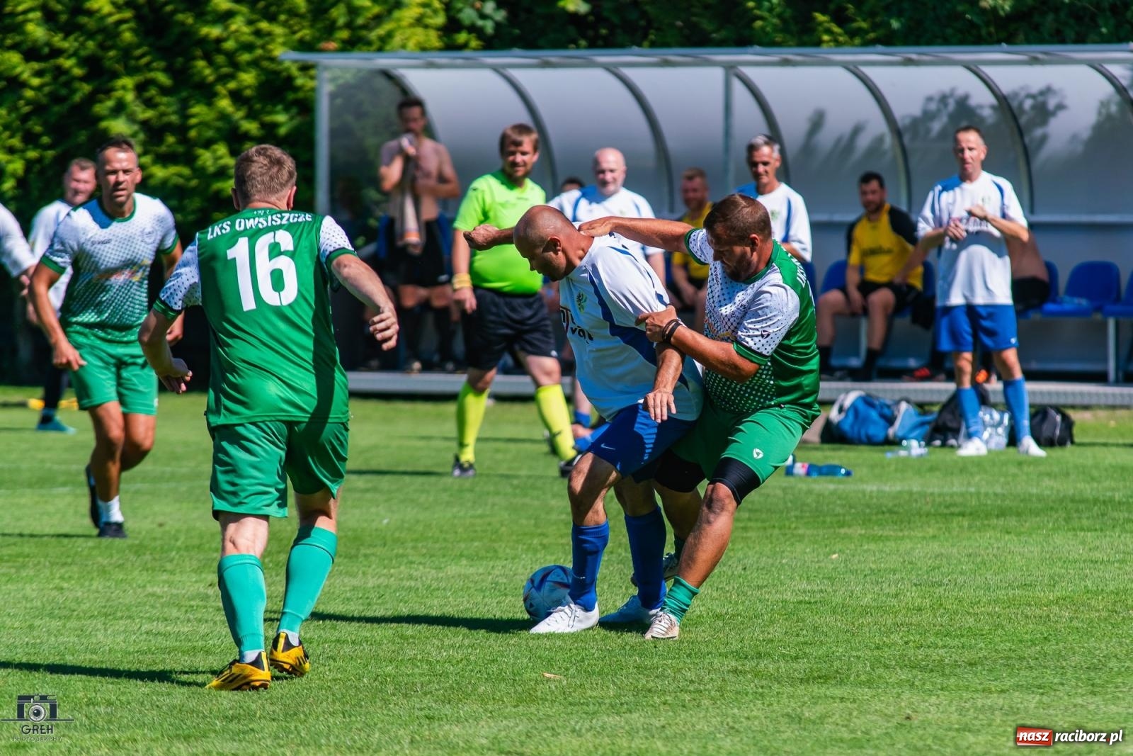 Zdjęcie w galerii na portalu naszraciborz.pl: Oldboje Chałupek z pucharem wójta gminy Krzyżanowice [FOTO i WIDEO] wiadomości z regionu