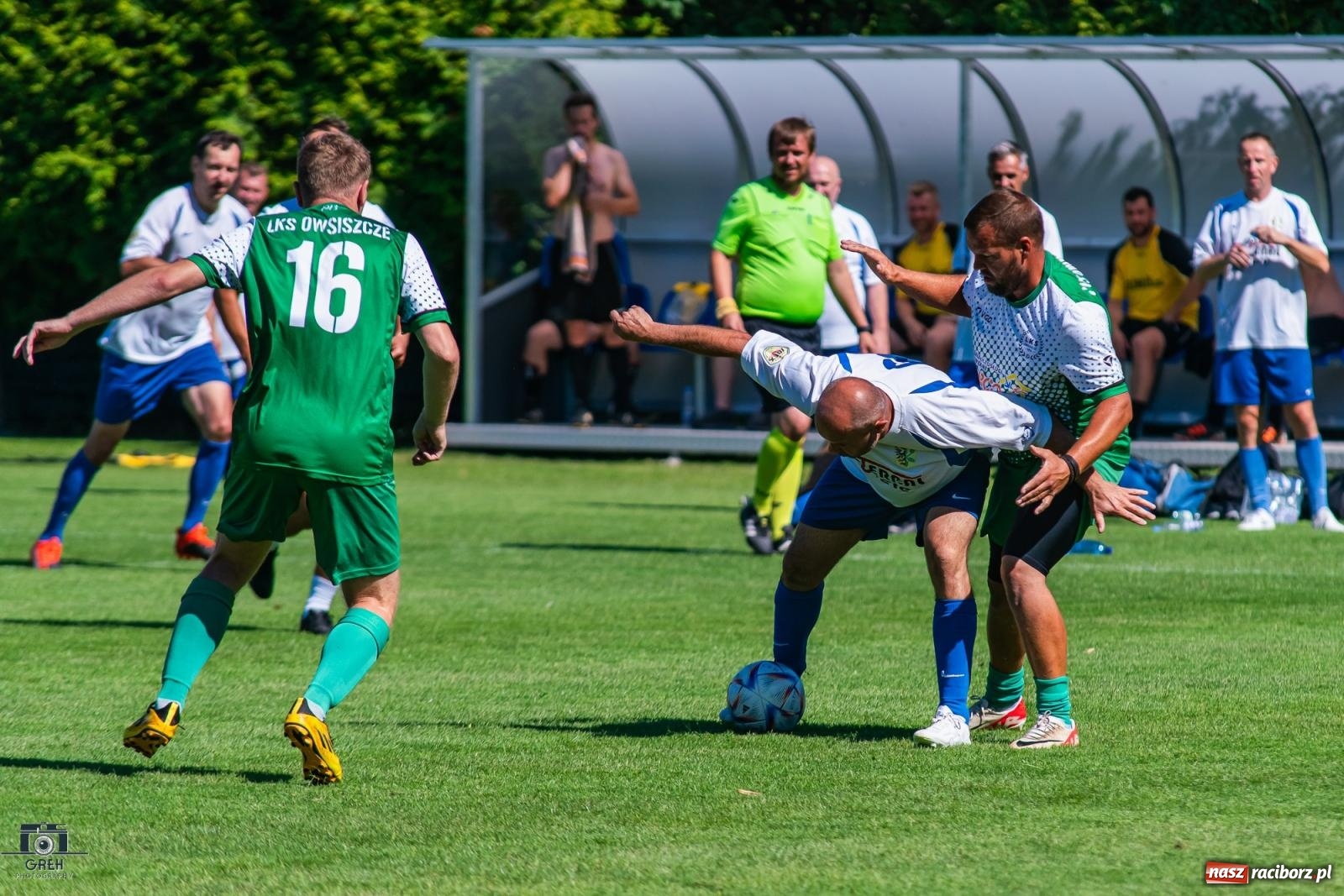 Zdjęcie w galerii na portalu naszraciborz.pl: Oldboje Chałupek z pucharem wójta gminy Krzyżanowice [FOTO i WIDEO] wiadomości z regionu