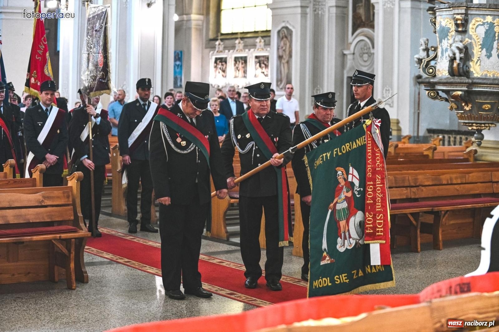 Zdjęcie w galerii na portalu naszraciborz.pl: Taki prezent na strażackie urodziny zdarza się rzadko. OSP Krzanowice świętuje 135-lecie [FOTO i WIDEO] wiadomości z regionu