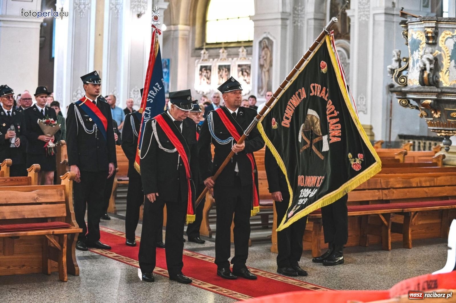Zdjęcie w galerii na portalu naszraciborz.pl: Taki prezent na strażackie urodziny zdarza się rzadko. OSP Krzanowice świętuje 135-lecie [FOTO i WIDEO] wiadomości z regionu